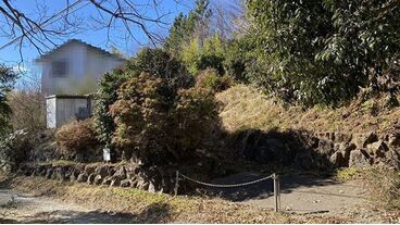 荻かどの原｜陽当たり良好！大室山望むだんだん畑